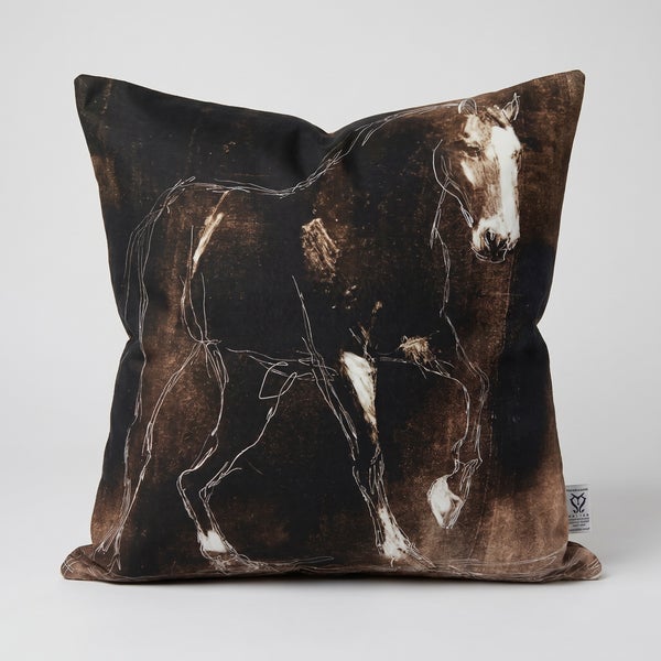 BrownHorse-tyynynp&auml;&auml;llinen